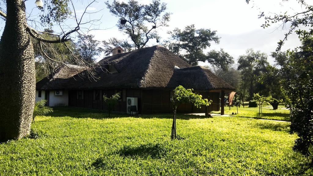 Hotel Las Curiosas Avia Terai Exterior foto
